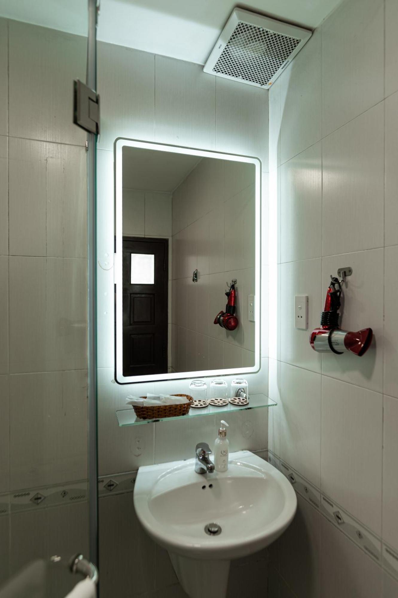Lantern Hotel Хошимин Экстерьер фото